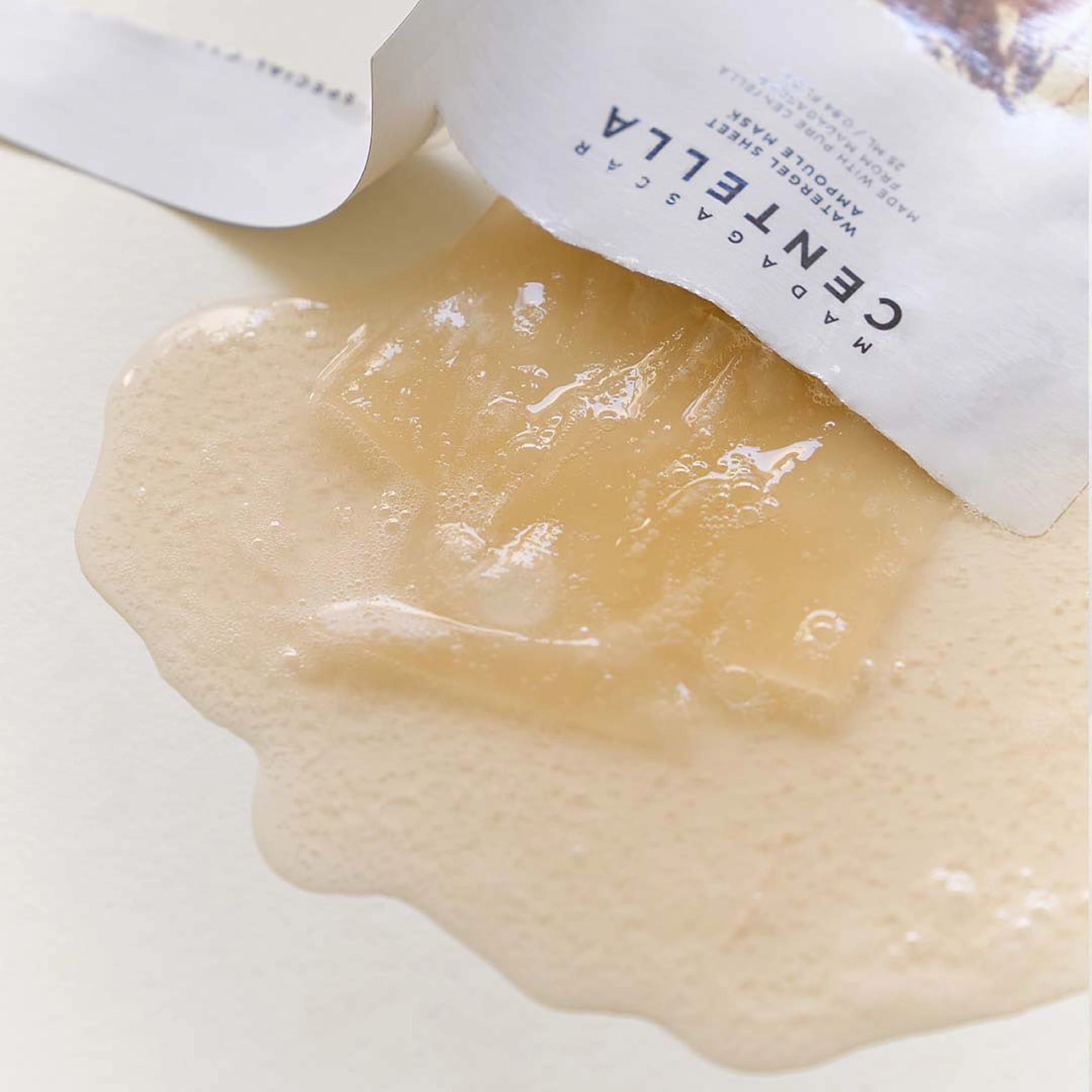 Centella Watergel Sheet Ampoule Mask de Skin1004 - Aplicación sobre piel sensible