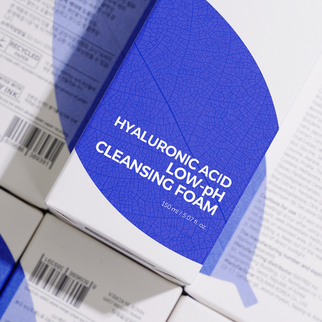 Isntree Hyaluronic Acid Low pH Cleansing Foam - Imagen 3