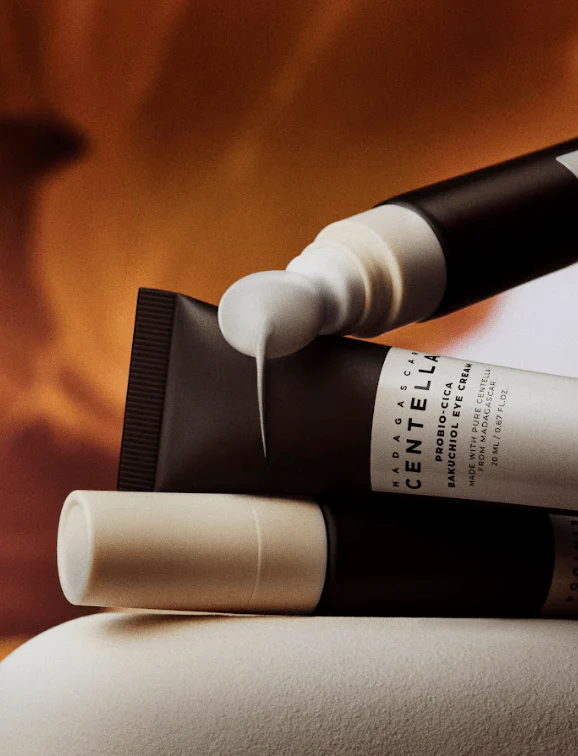 Probio-Cica Bakuchiol Eye Cream - Aplicación en contorno ocular para reducir arrugas 