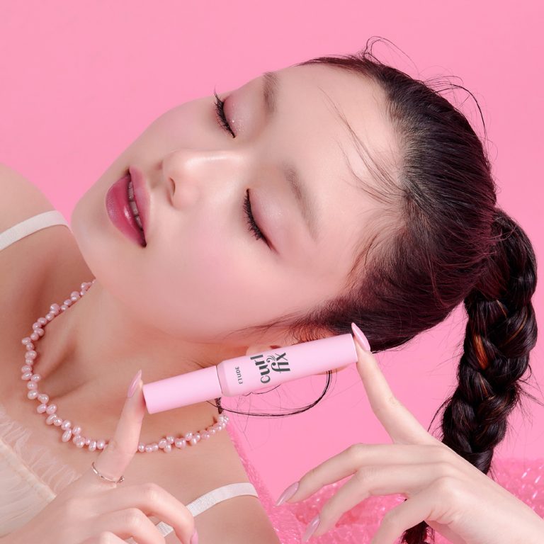 Curl Fix Mascara aplicación profesional en pestañas