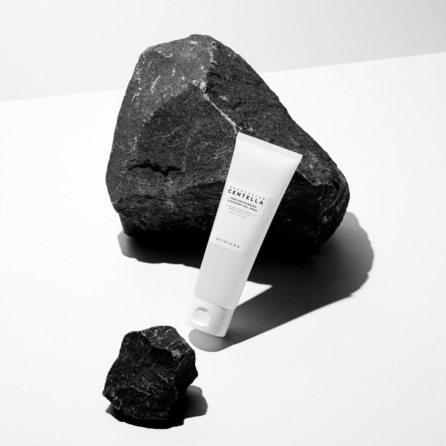 Tone Brightening Cleansing Gel Foam Skin1004 - Aplicación de gel limpiador para piel sensible