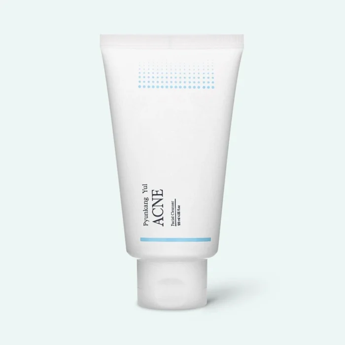 Limpiador Facial Acne Pyunkang Yul aplicado en rostro - microburbujas suaves