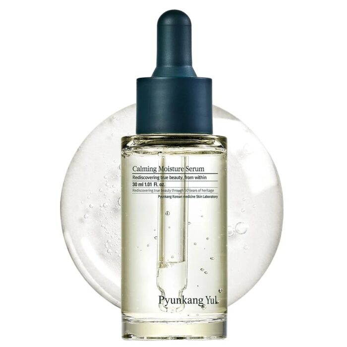 Serum Calmante Pyunkang Yul aplicado en rostro - textura ligera