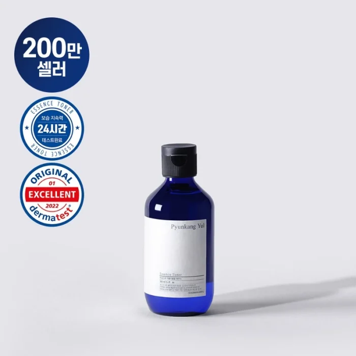 Essence Toner Pyunkang Yul aplicado en rostro - textura viscosa hidratante