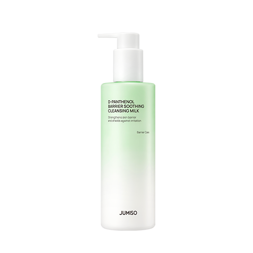 Cleansing milk D-Panthenol Jumiso masajeándose suavemente sobre rostro seco