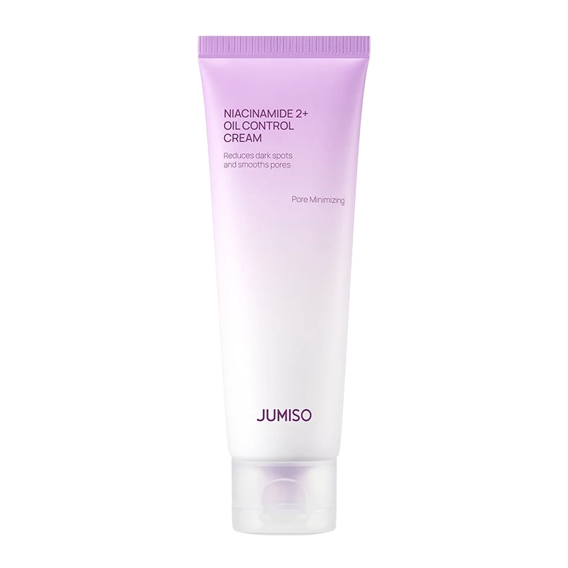 Crema Niacinamide 2 Jumiso aplicándose sobre piel grasa con marcas de acné